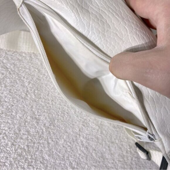 Vintage White Faux Leather Florida Sport Fanny Pack Bum Bag - Picture 13 of 15